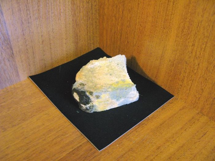 Иллюстрация к книге — кЛИБЕ. Конец иллюзии стадной безопасности [_01_magazinnyjjbelyjjbaton.jpg]