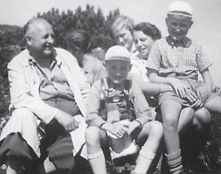 Иллюстрация к книге — Дети Третьего рейха [img9262967e41944a7db19c151d4646c33e.jpg]