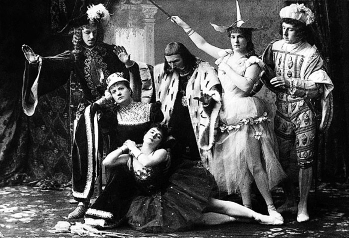 Иллюстрация к книге — История балета. Ангелы Аполлона [i_028.jpg]