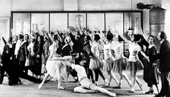 Иллюстрация к книге — История балета. Ангелы Аполлона [i_042.jpg]