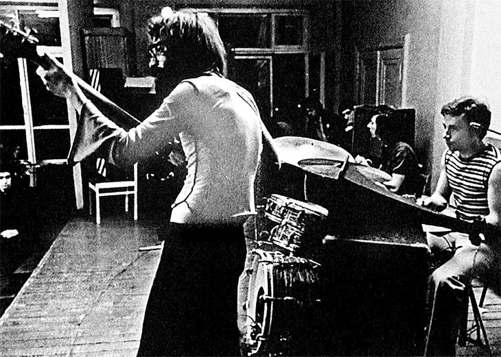 Иллюстрация к книге — История рока. Во всём виноваты «Битлз» [i_016.jpg]