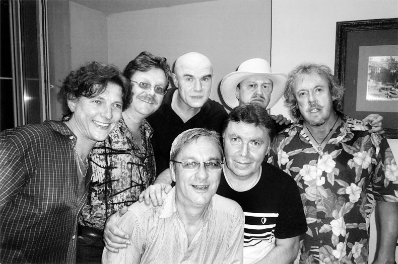 Иллюстрация к книге — История рока. Во всём виноваты «Битлз» [i_023.jpg]