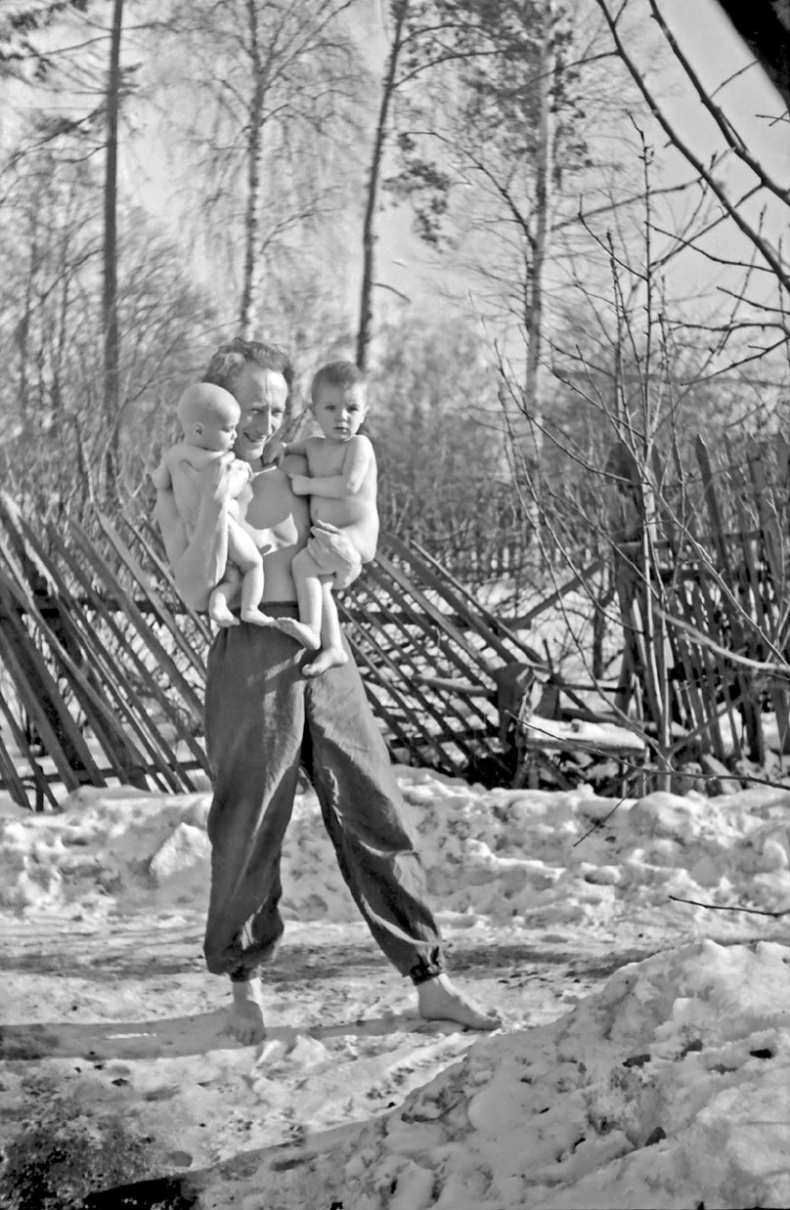 Иллюстрация к книге — Мы, наши дети и внуки. Том 1. Так мы начинали [i_002.jpg]