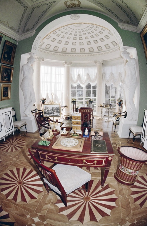 Иллюстрация к книге — Воры, вандалы и идиоты. Криминальная история русского искусства [i_004.jpg]