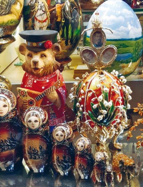 Иллюстрация к книге — Воры, вандалы и идиоты. Криминальная история русского искусства [i_042.jpg]