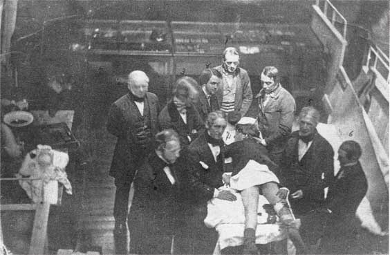 Иллюстрация к книге — Врачи. Восхитительные и трагичные истории о том, как низменные страсти, меркантильные помыслы и абсурдные решения великих светил медицины помогли выжить человечеству [i_017.jpg]