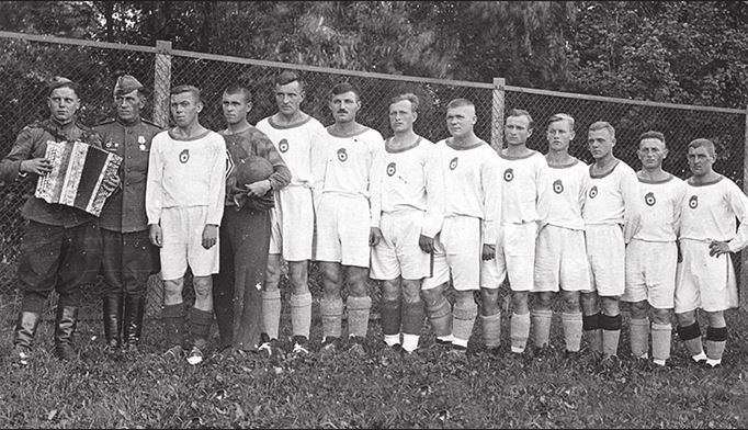 Иллюстрация к книге — Собибор. Взгляд по обе стороны колючей проволоки [i_013.jpg]