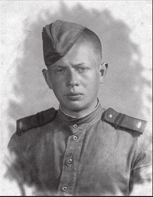 Иллюстрация к книге — Собибор. Взгляд по обе стороны колючей проволоки [i_015.jpg]