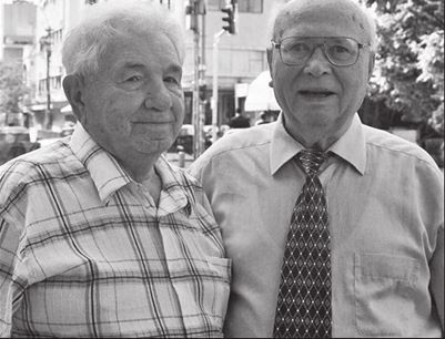 Иллюстрация к книге — Собибор. Взгляд по обе стороны колючей проволоки [i_028.jpg]