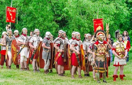 Иллюстрация к книге — История флагов. От рыцарских знамен до государственных штандартов [i_027.jpg]