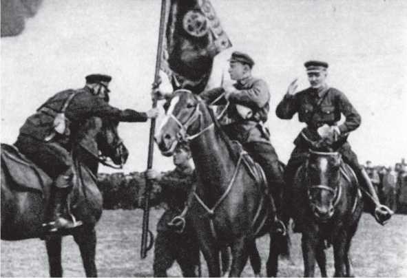 Иллюстрация к книге — Заговор «красных маршалов». Тухачевский против Сталина [i_019.jpg]