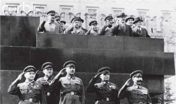 Иллюстрация к книге — Заговор «красных маршалов». Тухачевский против Сталина [i_036.jpg]