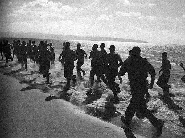 Иллюстрация к книге — Собачья служба. Истории израильского военного кинолога [i_004.jpg]