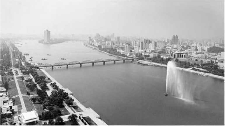 Иллюстрация к книге — Предатель в Северной Корее. Гид по самой зловещей стране планеты [i_015.jpg]