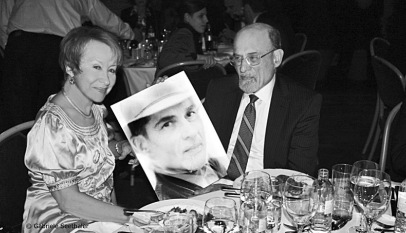 Иллюстрация к книге — Как я стал собой. Воспоминания [i_019.jpg]