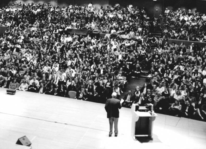 Иллюстрация к книге — Как я стал собой. Воспоминания [i_020.jpg]