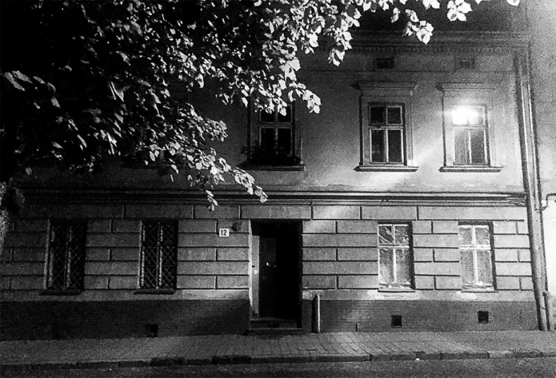 Иллюстрация к книге — Восточно-западная улица. Происхождение терминов ГЕНОЦИД и ПРЕСТУПЛЕНИЕ ПРОТИВ ЧЕЛОВЕЧЕСТВА [i_004.jpg]