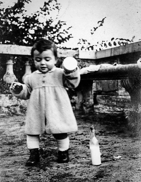 Иллюстрация к книге — Восточно-западная улица. Происхождение терминов ГЕНОЦИД и ПРЕСТУПЛЕНИЕ ПРОТИВ ЧЕЛОВЕЧЕСТВА [i_014.jpg]