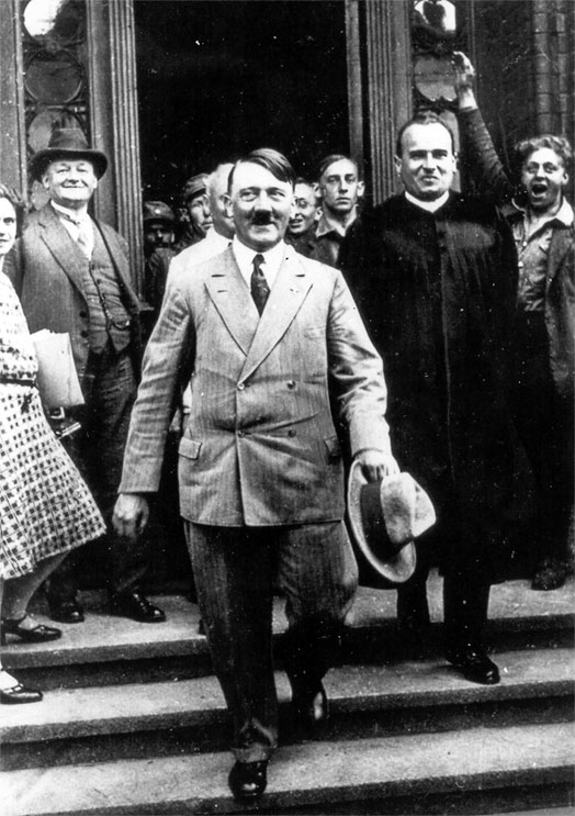 Иллюстрация к книге — Восточно-западная улица. Происхождение терминов ГЕНОЦИД и ПРЕСТУПЛЕНИЕ ПРОТИВ ЧЕЛОВЕЧЕСТВА [i_045.jpg]