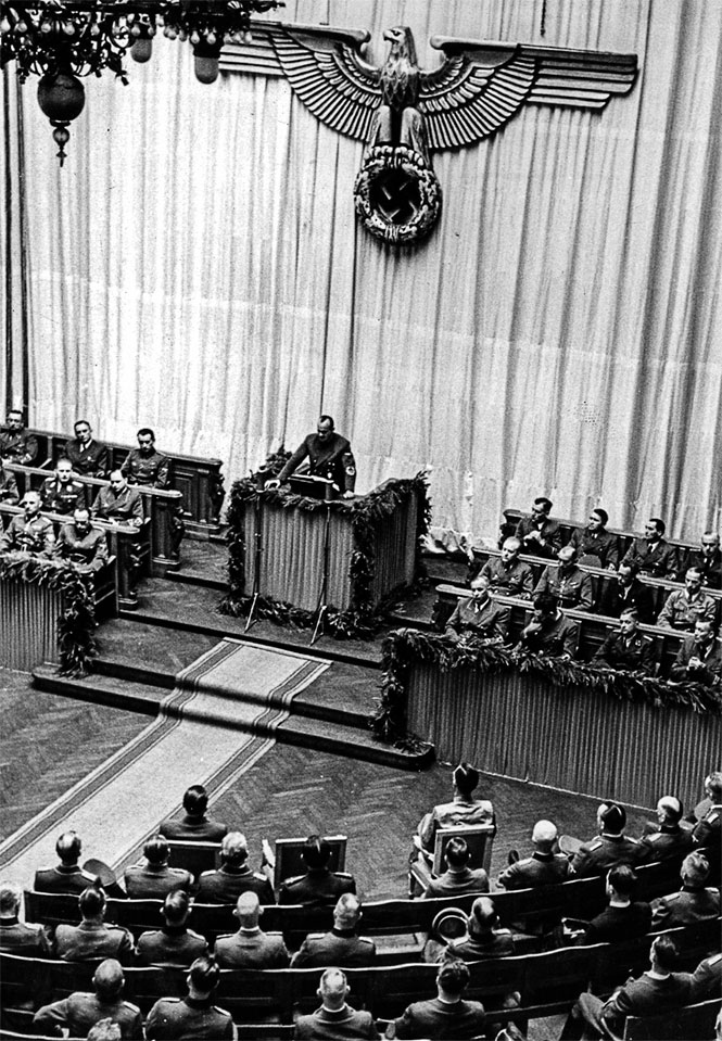 Иллюстрация к книге — Восточно-западная улица. Происхождение терминов ГЕНОЦИД и ПРЕСТУПЛЕНИЕ ПРОТИВ ЧЕЛОВЕЧЕСТВА [i_051.jpg]