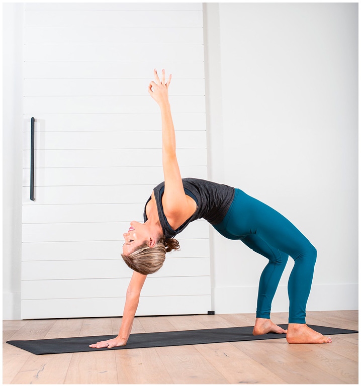 Иллюстрация к книге — Силовая йога. Энергия. Концентрация. Баланс [i_241.jpg]