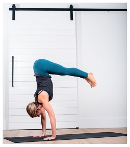 Иллюстрация к книге — Силовая йога. Энергия. Концентрация. Баланс [i_292.jpg]