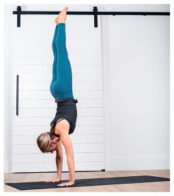 Иллюстрация к книге — Силовая йога. Энергия. Концентрация. Баланс [i_295.jpg]