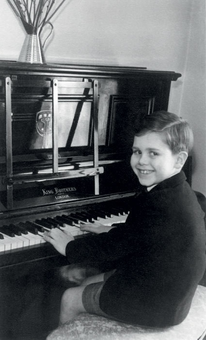 Иллюстрация к книге — Я – Элтон Джон. Вечеринка длиной в жизнь [_0004.jpg]