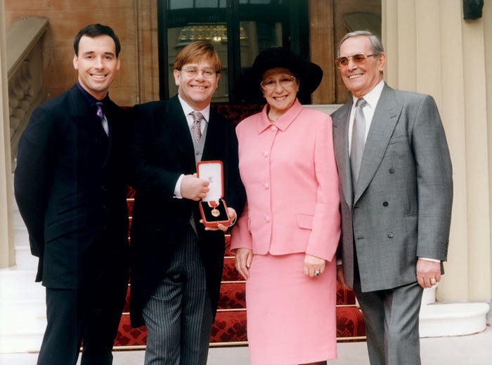 Иллюстрация к книге — Я – Элтон Джон. Вечеринка длиной в жизнь [_00049.jpg]