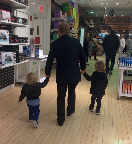 Иллюстрация к книге — Я – Элтон Джон. Вечеринка длиной в жизнь [_00056.jpg]