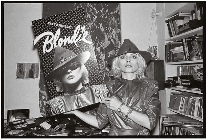 Иллюстрация к книге — Сердце из стекла. Откровения солистки Blondie [i_062.jpg]