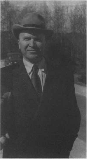 Иллюстрация к книге — Без протокола: невыдуманные истории рассказывают дипломат Александр Богомолов и разведчик Георгий Санников [i_008.jpg]