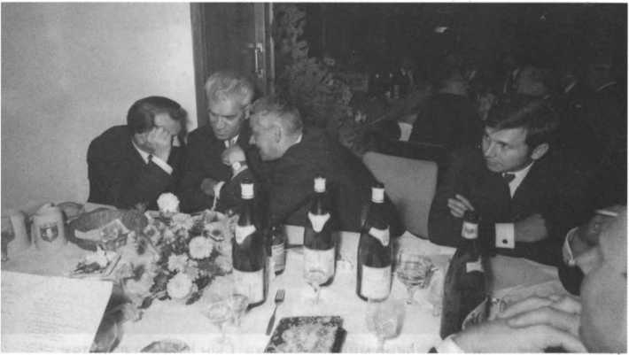 Иллюстрация к книге — Без протокола: невыдуманные истории рассказывают дипломат Александр Богомолов и разведчик Георгий Санников [i_020.jpg]