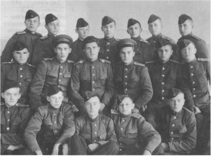 Иллюстрация к книге — Без протокола: невыдуманные истории рассказывают дипломат Александр Богомолов и разведчик Георгий Санников [i_039.jpg]