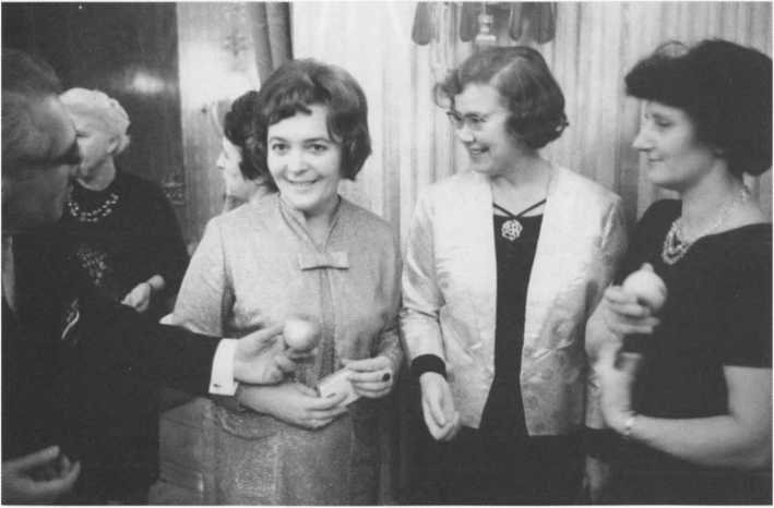 Иллюстрация к книге — Без протокола: невыдуманные истории рассказывают дипломат Александр Богомолов и разведчик Георгий Санников [i_054.jpg]