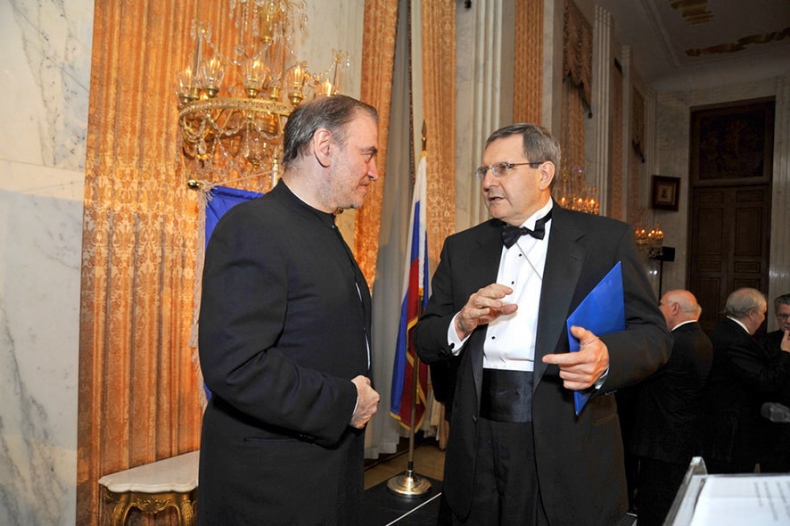 Иллюстрация к книге — Четверть века в Америке. Записки корреспондента ТАСС [i_007.jpg]