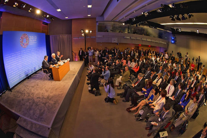 Иллюстрация к книге — Четверть века в Америке. Записки корреспондента ТАСС [i_029.jpg]