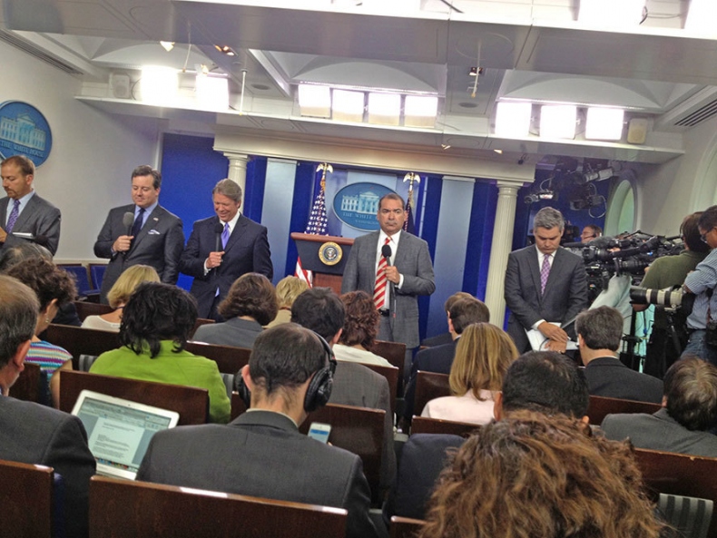 Иллюстрация к книге — Четверть века в Америке. Записки корреспондента ТАСС [i_032.jpg]