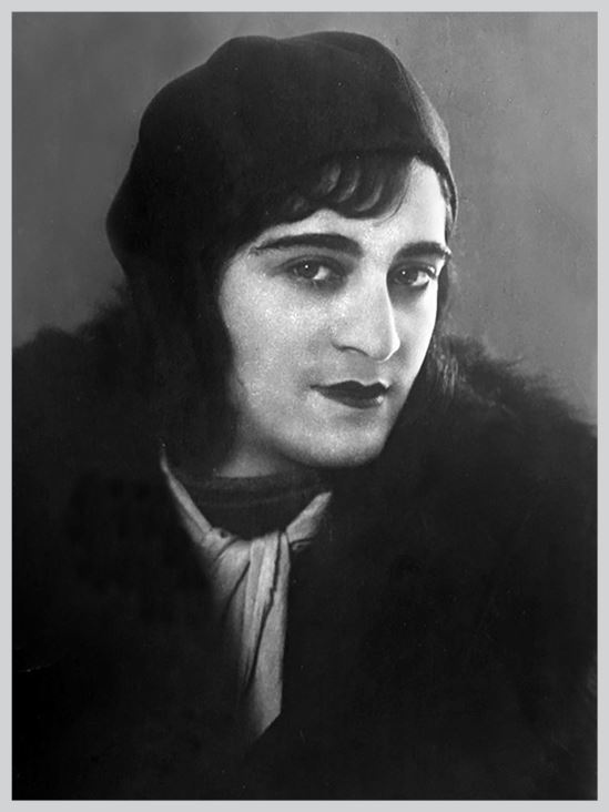 Иллюстрация к книге — Двор на Поварской [i_018.jpg]