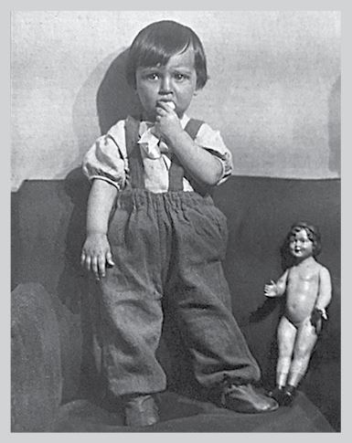 Иллюстрация к книге — Двор на Поварской [i_021.jpg]