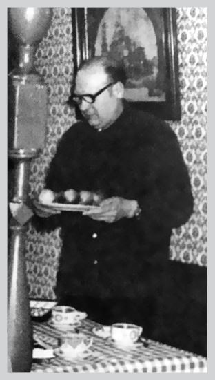 Иллюстрация к книге — Двор на Поварской [i_041.jpg]