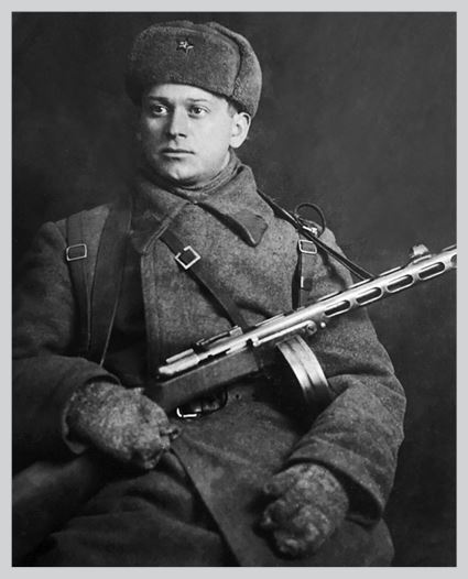 Иллюстрация к книге — Двор на Поварской [i_043.jpg]