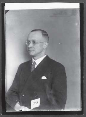 Иллюстрация к книге — Библиотека в Париже [i_007.jpg]