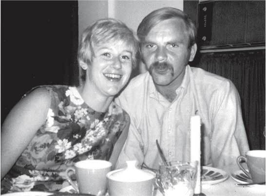 Иллюстрация к книге — Вдова-шпионка. Как работа в ЦРУ привела меня из джунглей Лаоса в московскую тюрьму [i_002.jpg]