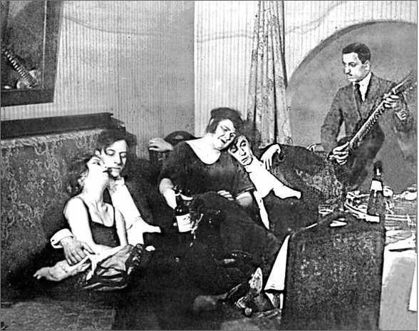 Иллюстрация к книге — Пагубные страсти населения Петрограда–Ленинграда в 1920-е годы. Обаяние порока [i_003.jpg]