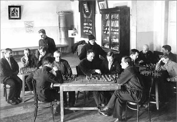 Иллюстрация к книге — Пагубные страсти населения Петрограда–Ленинграда в 1920-е годы. Обаяние порока [i_026.jpg]