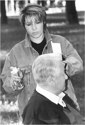 Иллюстрация к книге — Все свободны. История о том, как в 1996 году в России закончились выборы [i_036.jpg]