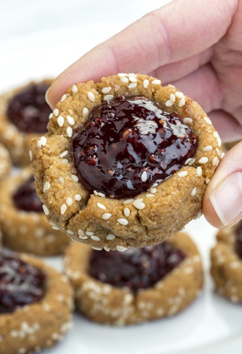 Иллюстрация к книге — Секрет щитовидки. Что скрывается за таинственными симптомами и болезнями щитовидной железы и как вернуть ей здоровье [i_032.jpg]