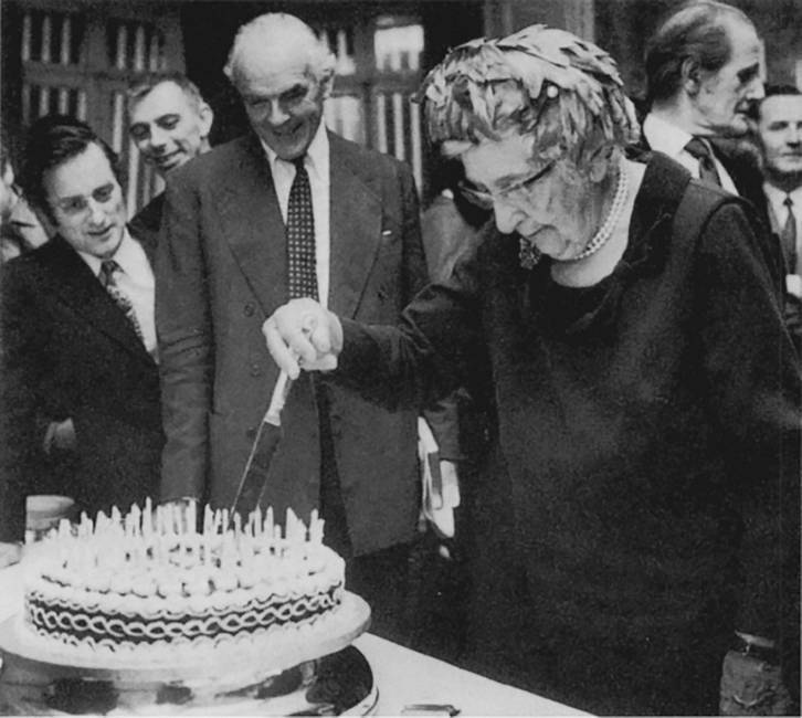 Иллюстрация к книге — Агата и археолог. Мемуары мужа Агаты Кристи [i_021.jpg]