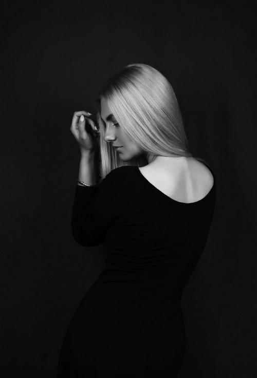 Иллюстрация к книге — Хорошие девочки не бросают мужей. Но не лучше ли быть счастливой? [i_003.jpg]